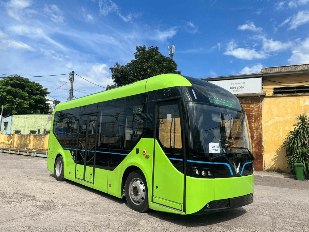 In the city center, visitors can easily find an electric public bus station (Source: Quy Nhơn)